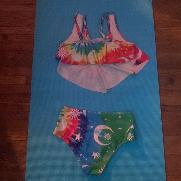 Bikini warn once’s has been washed like five times since - Picture 2 of 2